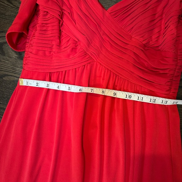 Laundry by Shelli Segal Red Long Gown NWT– Size 4 - Picture 8 of 10